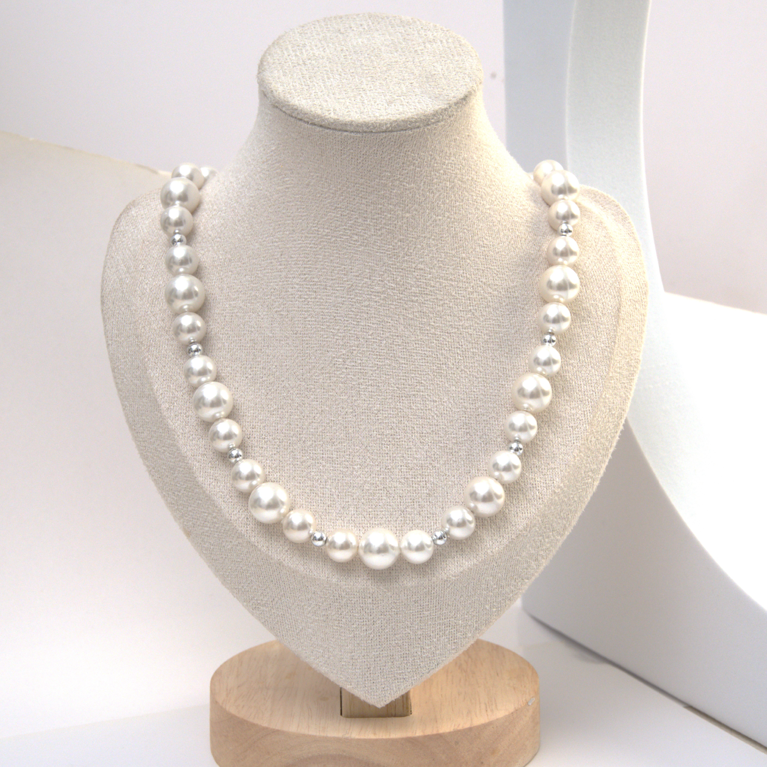 Signature Pearl Necklace C0006