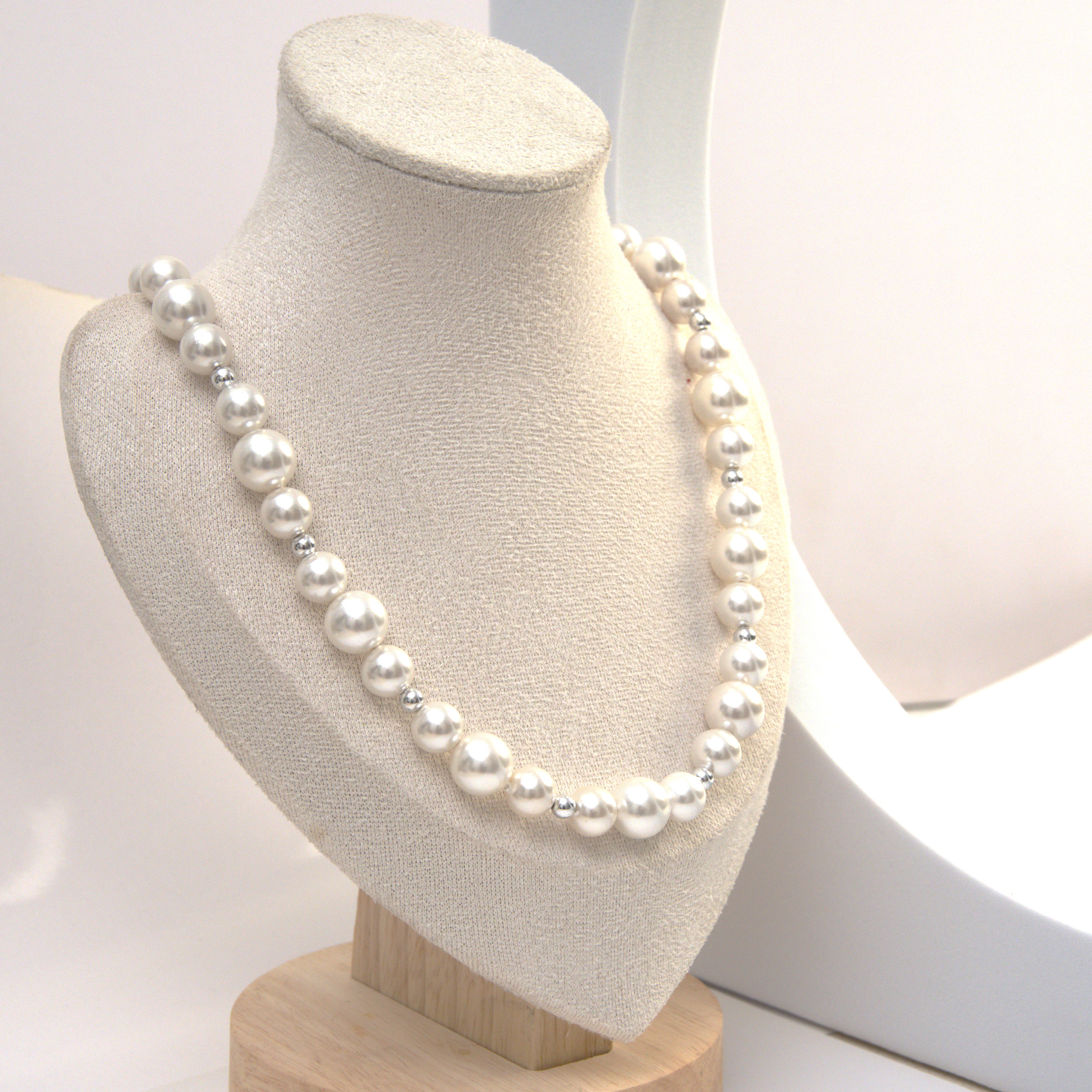 Signature Pearl Necklace C0006