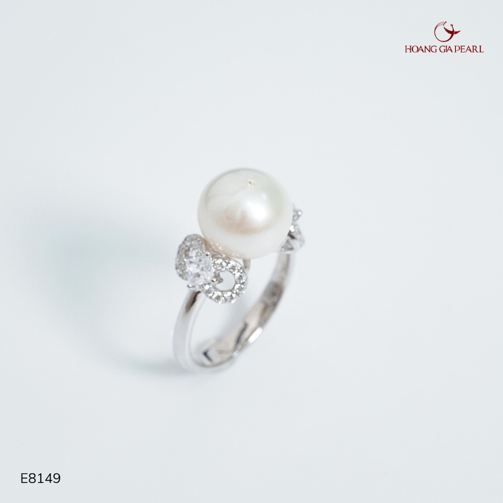 Figure Eight Ring