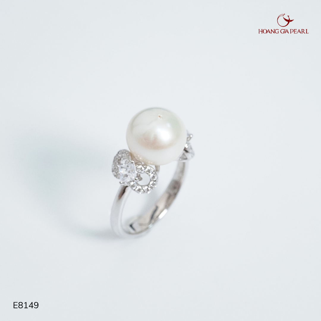 Figure Eight Ring